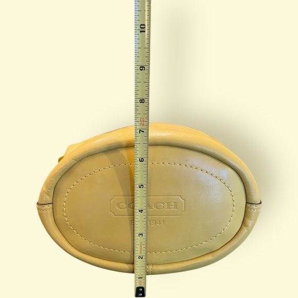 Coach Legacy Ergo Bucket Bag Sunflower Yellow Leather 11422 Y2K Vintage Shoulder - Picture 13 of 16